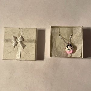 Cupcake necklace